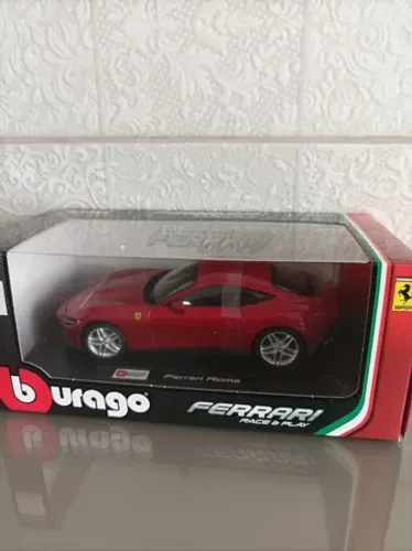 Miniatura Ferrari Roma escala 1/24
