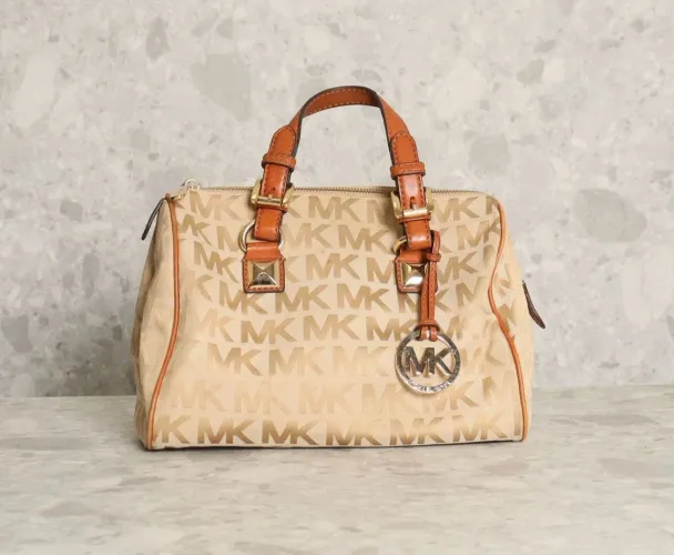 Bolsa michael kors em excelente estado. Original