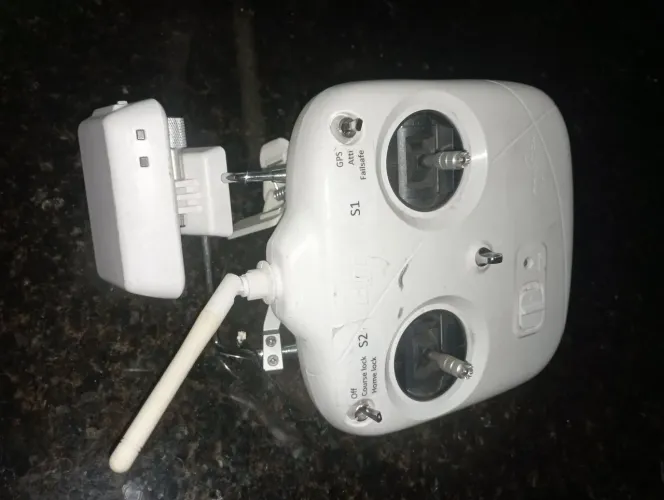Controle remoto dji mod PVT581 drone