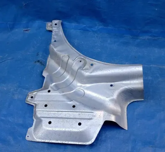 Defletor Calor Tanque Combustível Corolla 2015 - 2019 - Prateado