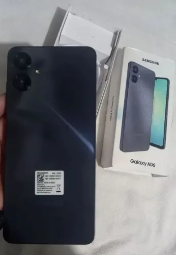 Celular Samsung Galaxy A06 128GB 4GB RAM 6,7 Semi Novo Carregador Cabo e Caixa Original  