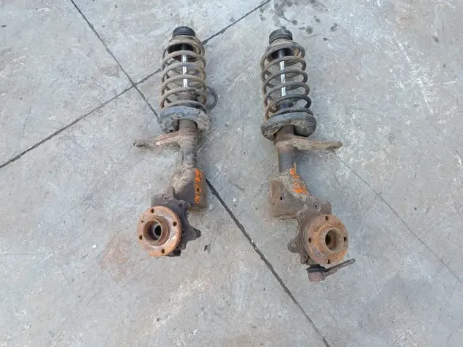 Par de torres e molas Dianteiras VW Santana 92-97