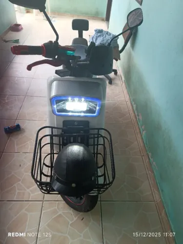 Scooter elétrica. Vendo muito barato.