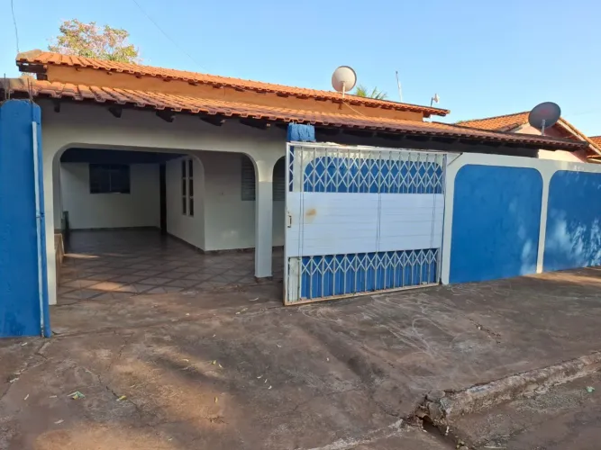 Casa em Cachoeira Dourada a 500m da praia ** OPORTUNIDADE **