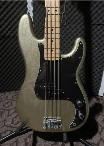 Contrabaixo Fender 75th Anniversary Precision Bass