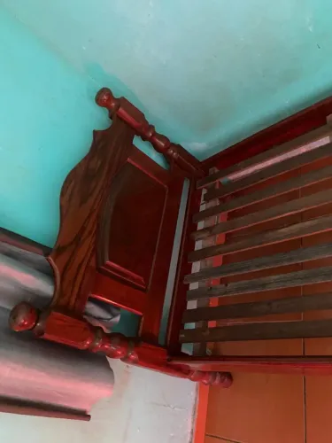 Cama de solteiro Madeira macacauba