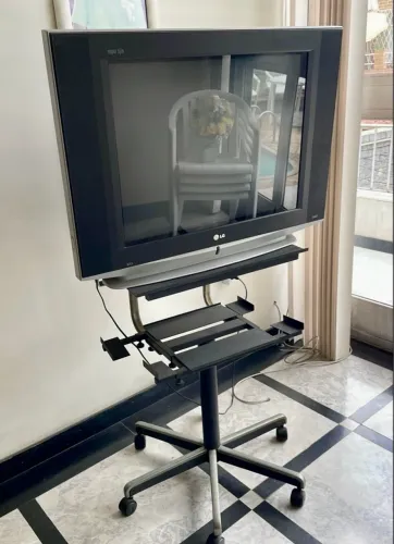 TV LG antiga (não liga)