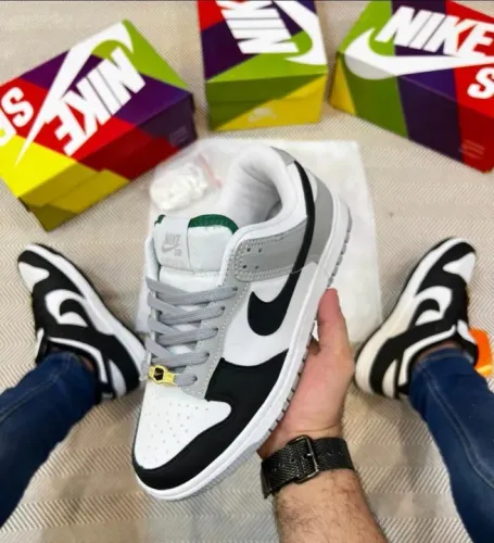 Tênis Nike SB Dunk Low 