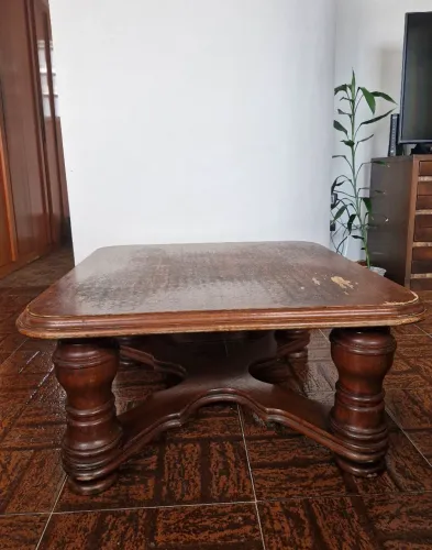 Linda Mesa em Madeira Maciça 