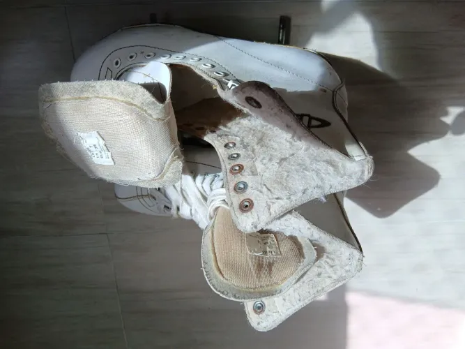 Patins marca K,tamanho EURO 38 por 100 reais