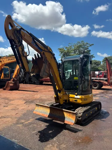 MINI ESCAVADEIRA XCMG 3,5 t