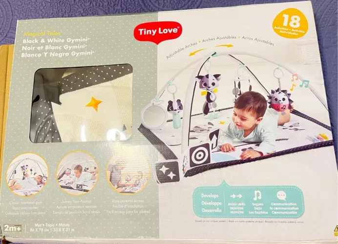 Tapete de atividades Tiny Love preto e branco