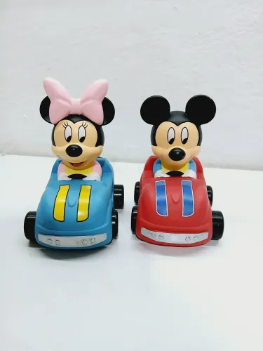 Mickey e Minnie Carrinhos