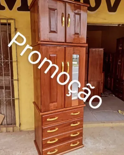 Guarda roupa de Madeira Maciça - novo 4 Portas e 4 Gavetas