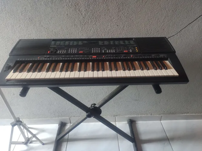 Teclado Yamaha psr400