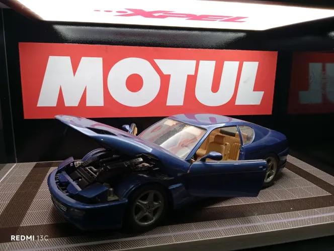 Top Miniatura Ferrari 456GT - Burago - escala 1/18 