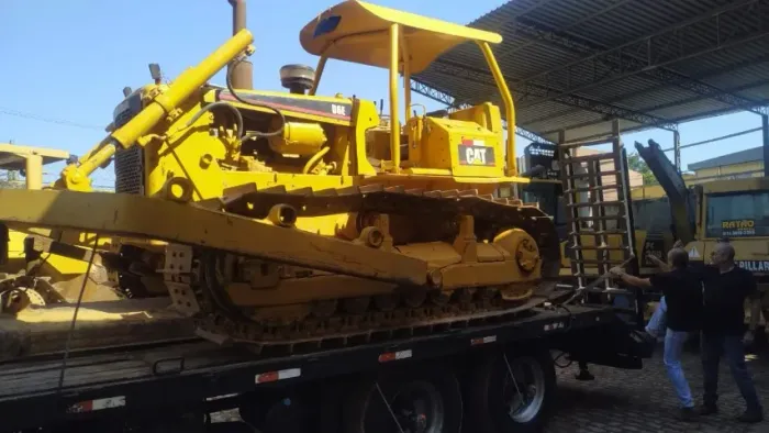 Trator de Esteira D6E Caterpillar