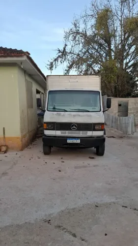 MB 710 Plus ano 2000. Valor R$95.000,00