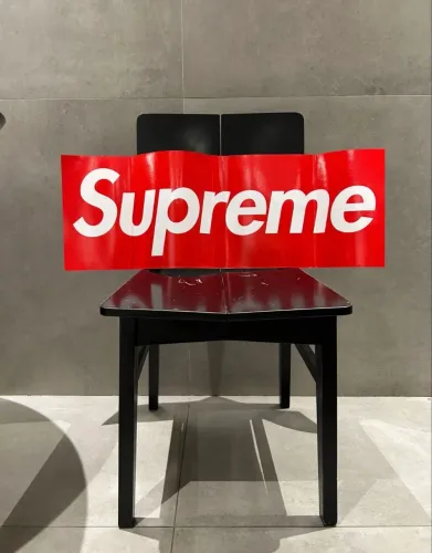 Poster Supreme