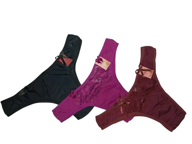 Kit com 3 calcinhas de lycra com renda