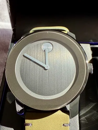 Relógio de luxo Suíço - Movado ( Bold )