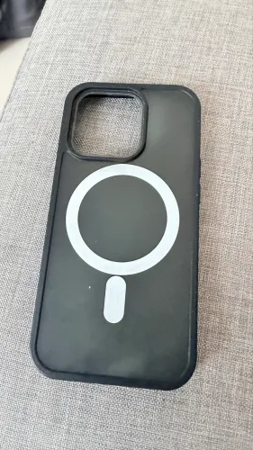 Capa para iPhone 14 Pro megsafe usada sem detalhes