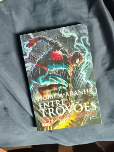 Livro Homem aranha entre trovões.