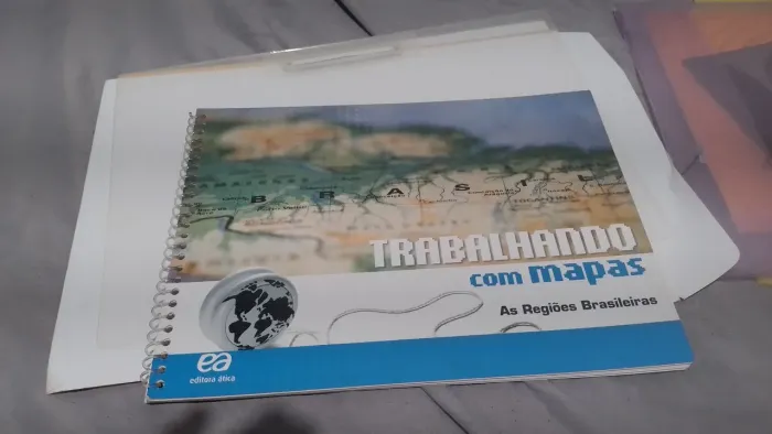 Livro didático - Trabalhando com mapas brasileiras