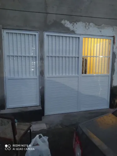 Portão de alumínio para comércio