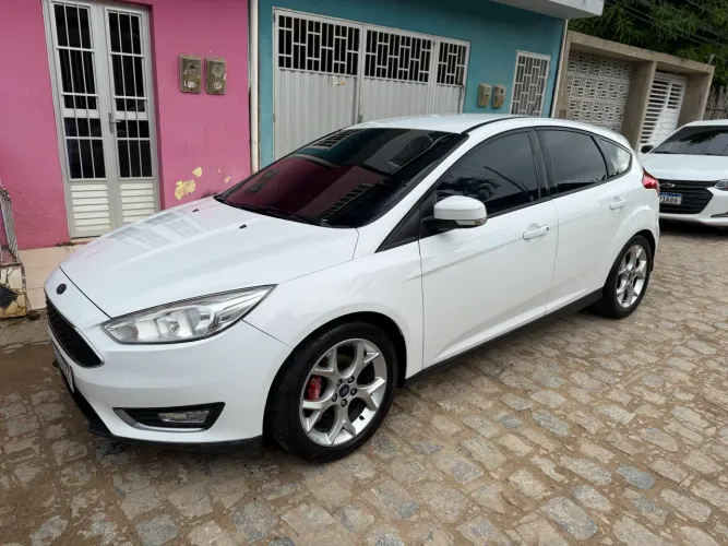 Ford Focus 2.0 para pessoas exigentes 