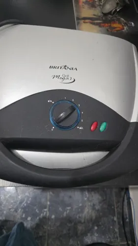 Sanduicheira Mega grill Britânia