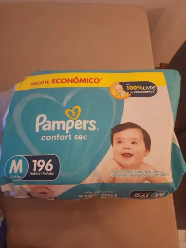 Fraldas Pampers e MamyPoko M e G