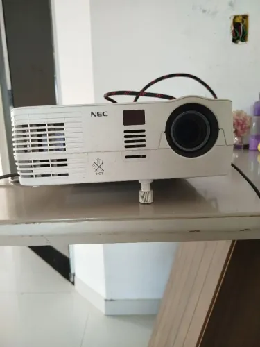 Projetor nec