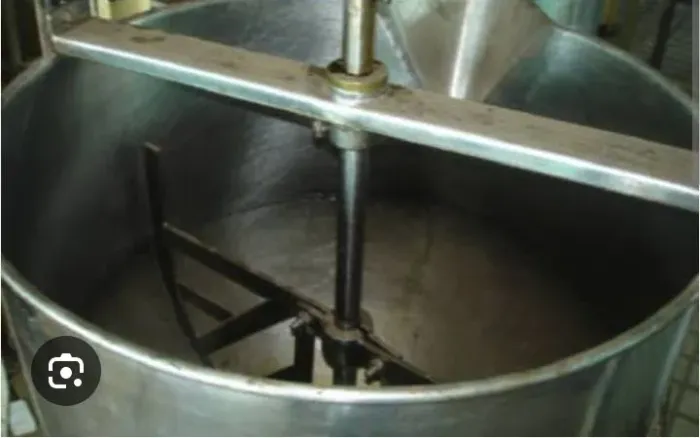 VENDO MAQUINÁRIO DE UMA FÁBRICA DE DOCES