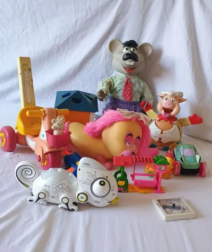 Lote de sucatas de brinquedos antigos