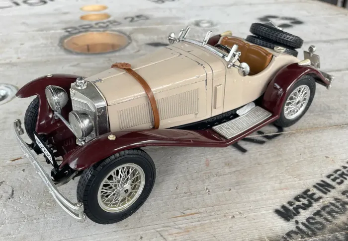 Carrinho Mercedes-Bens SSK 1928 Scala 1:18 (Bburago)Itália