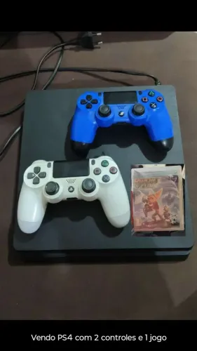 Ps4 com 2 controles