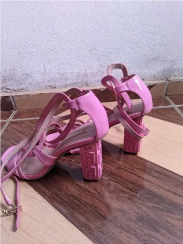 Salto liu jo rosa NUNCA USADO
