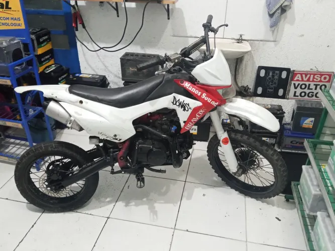 Vendo essa linda moto