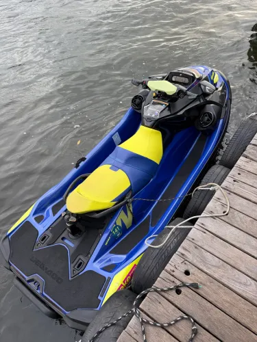 Jet SKY muito novo com 49 horas 