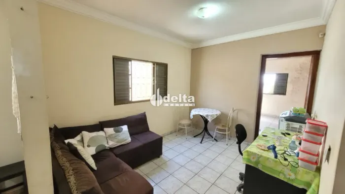 Prédio disponível para venda no bairro Segismundo Pereira em Uberlândia MG