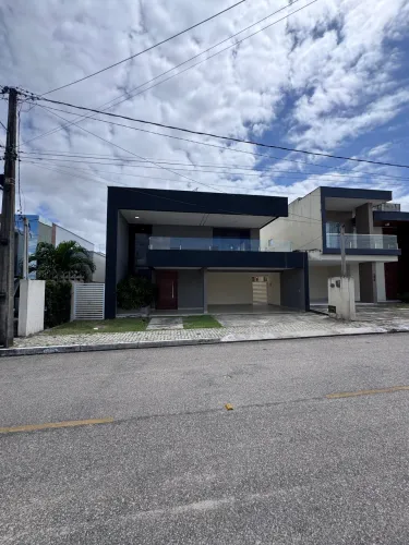 Casa de Condomínio / ALUGO