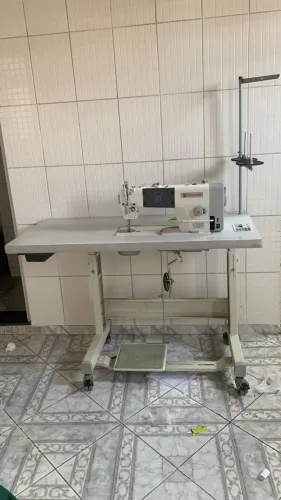 Máquina Singer Digital