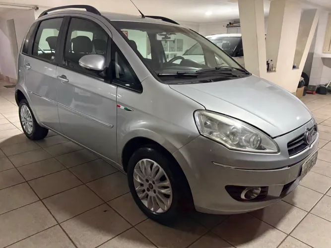 Fiat Idea Essence 1.6 Flex 16V 5P 2011