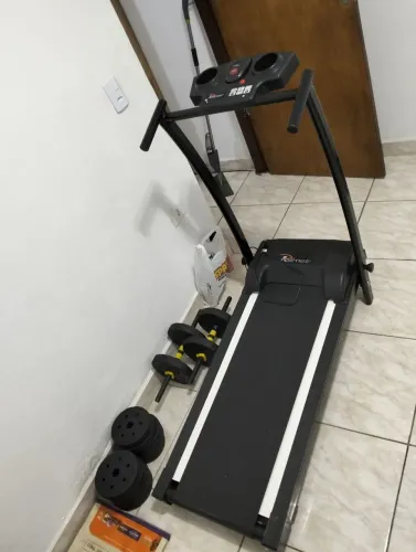 Poli Sports Esteira Eletronica EP1600 1.6hp Preta Bivolt<br>Escolha da Amazon