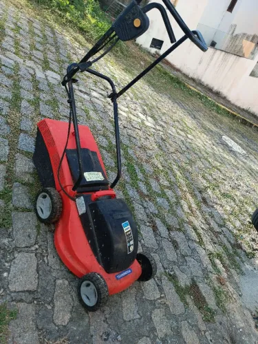 Cortadora de grama de carrinho