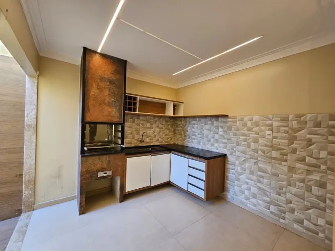 CASA 3/4 DENTRO DE CONDOMÍNIO FECHADO NO BAIRRO SIM