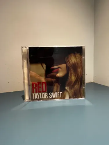 CD Red - Taylor Swift (LEIA A DESCRIÇÃO!!)