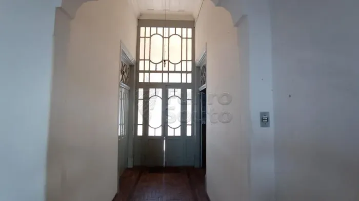 Casa Térrea Serve Comercial ou Residencial Centro