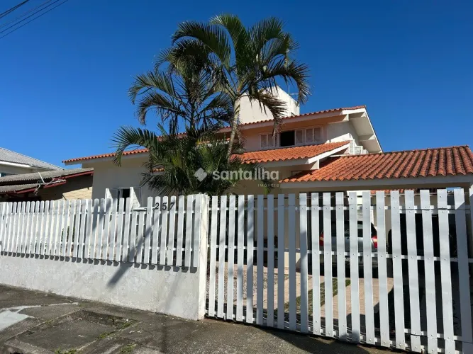 Casa com 4 dormitórios à venda, 300m² - Campeche - Florianópolis/SC